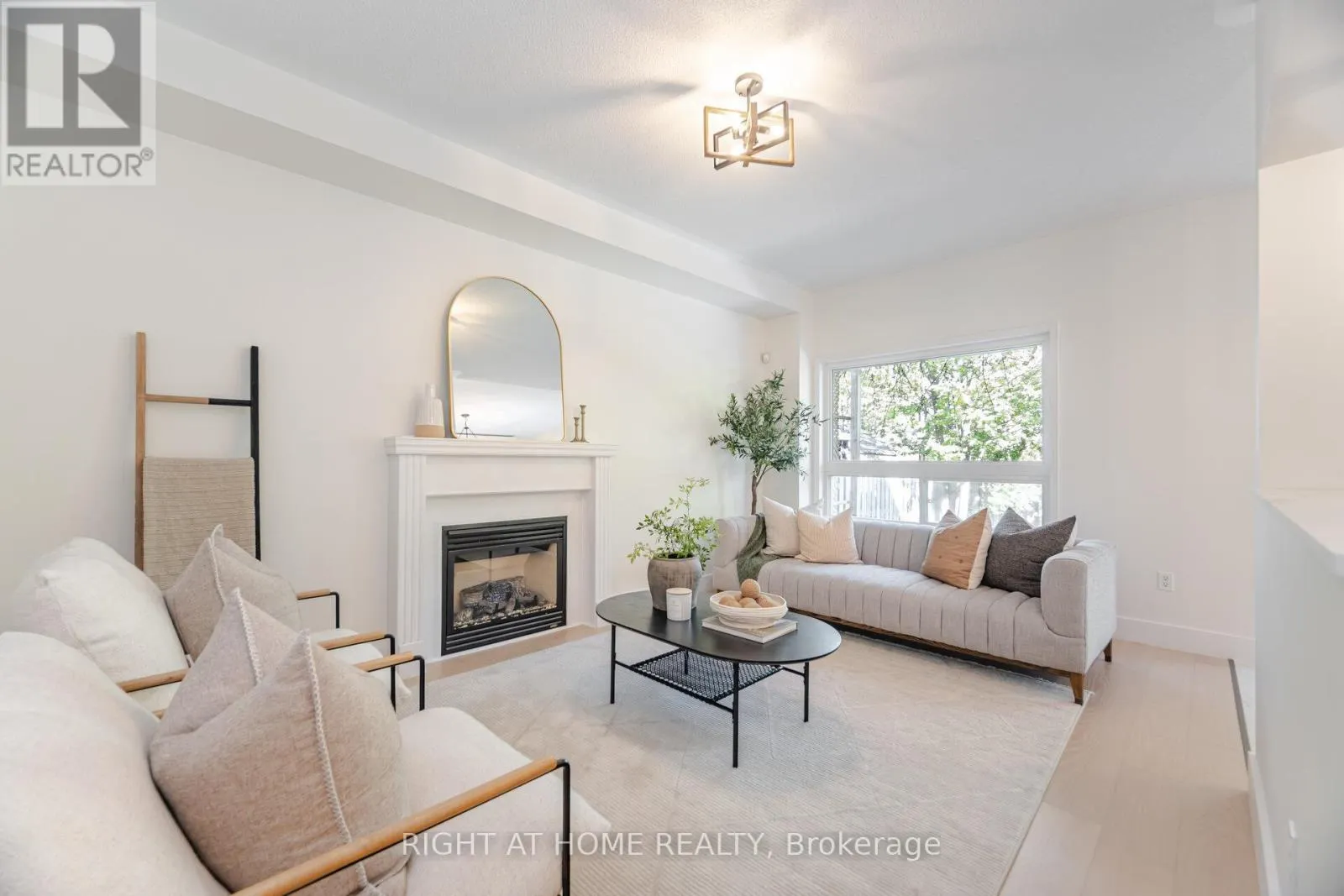 514 HUNTINGTON RIDGE DRIVE