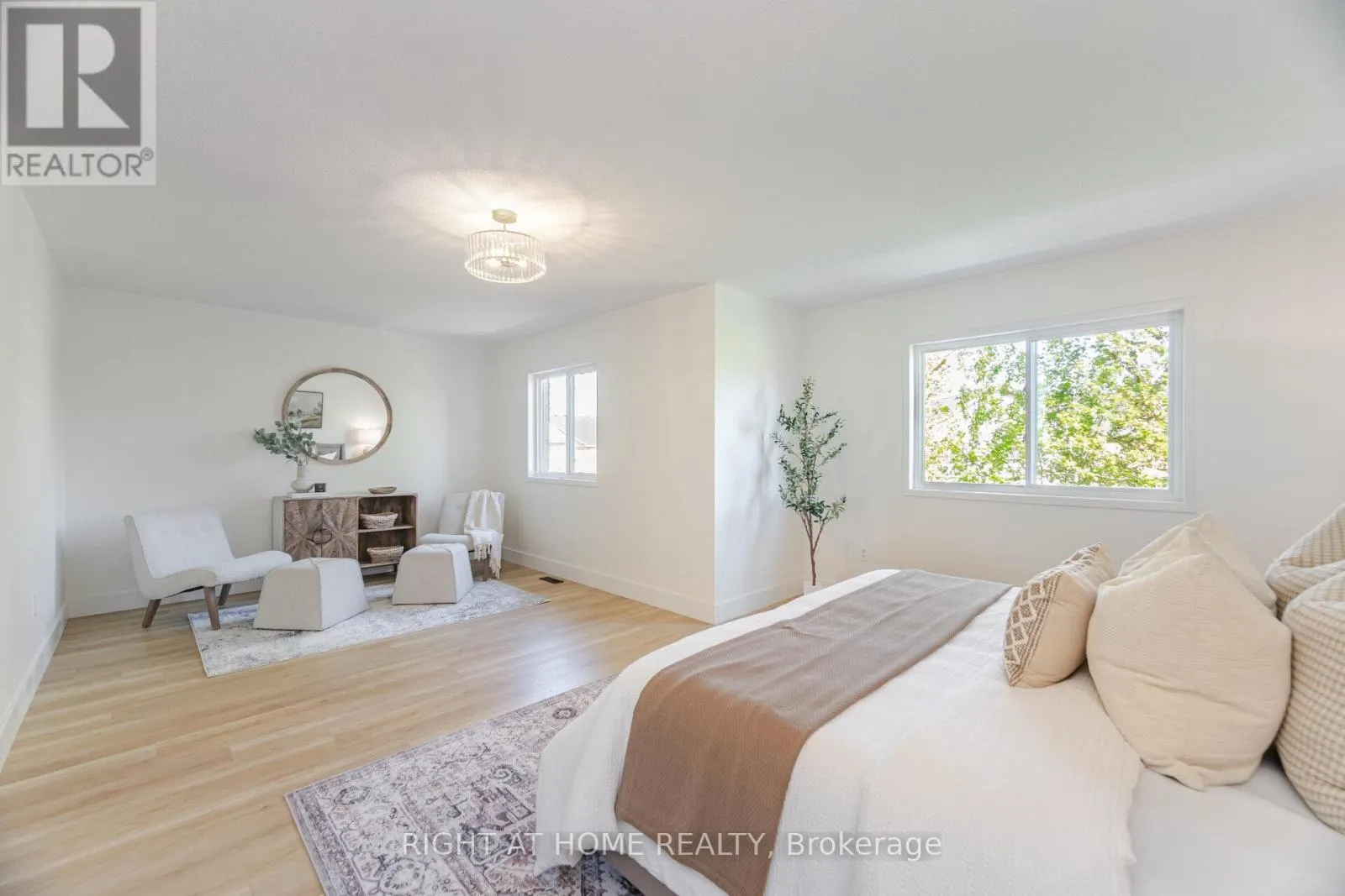 514 HUNTINGTON RIDGE DRIVE