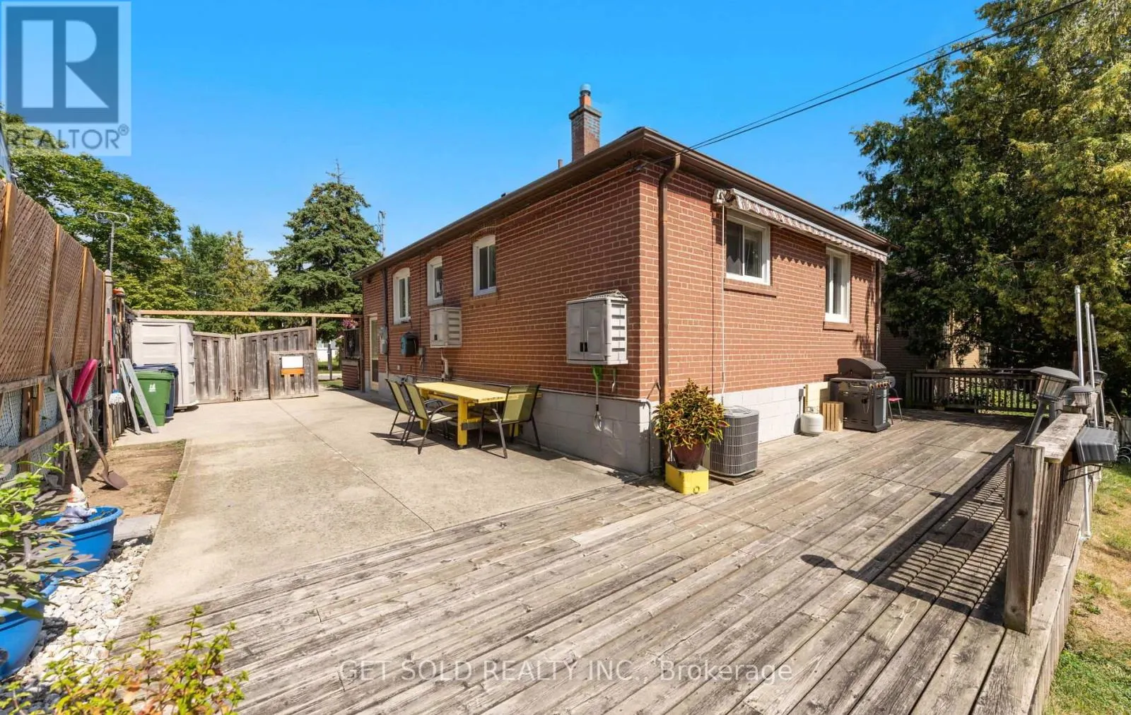 24 HUNTSMOOR ROAD