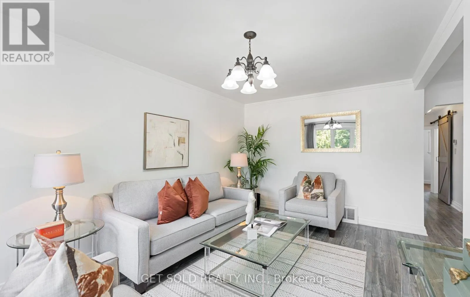24 HUNTSMOOR ROAD