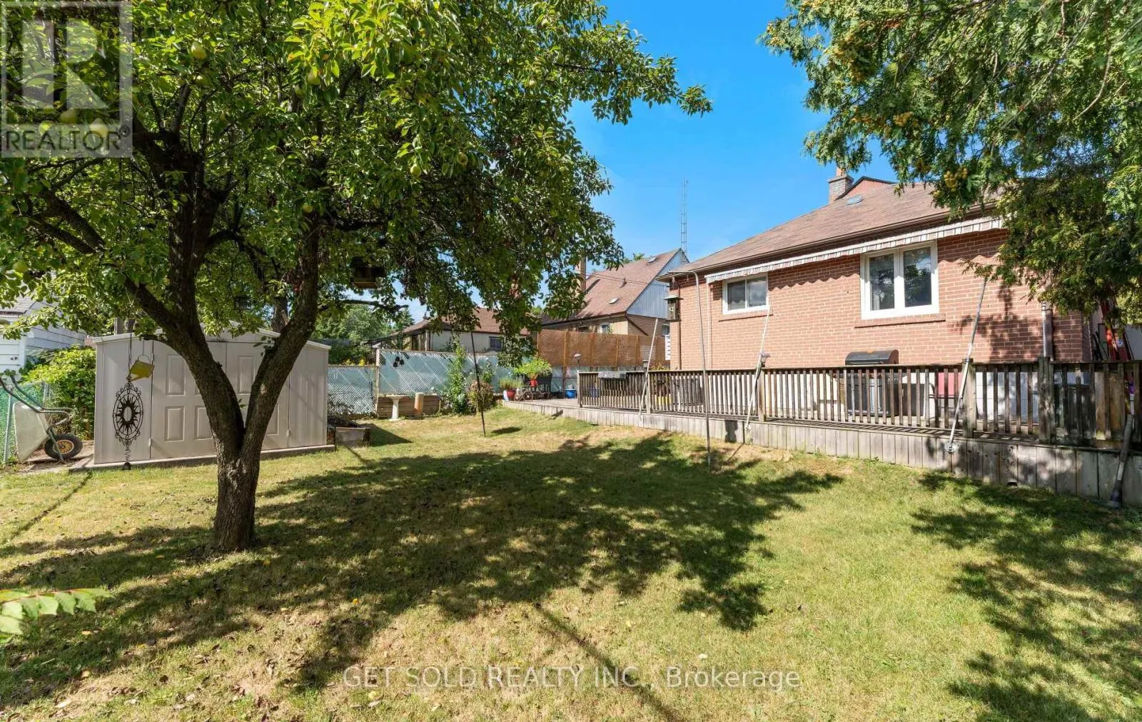 24 HUNTSMOOR ROAD