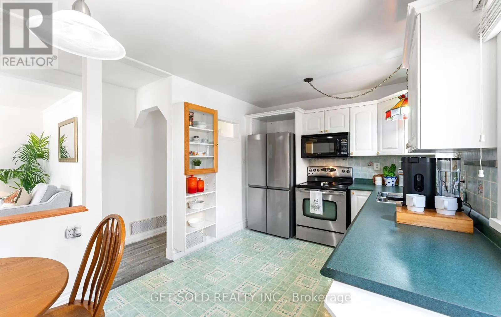 24 HUNTSMOOR ROAD