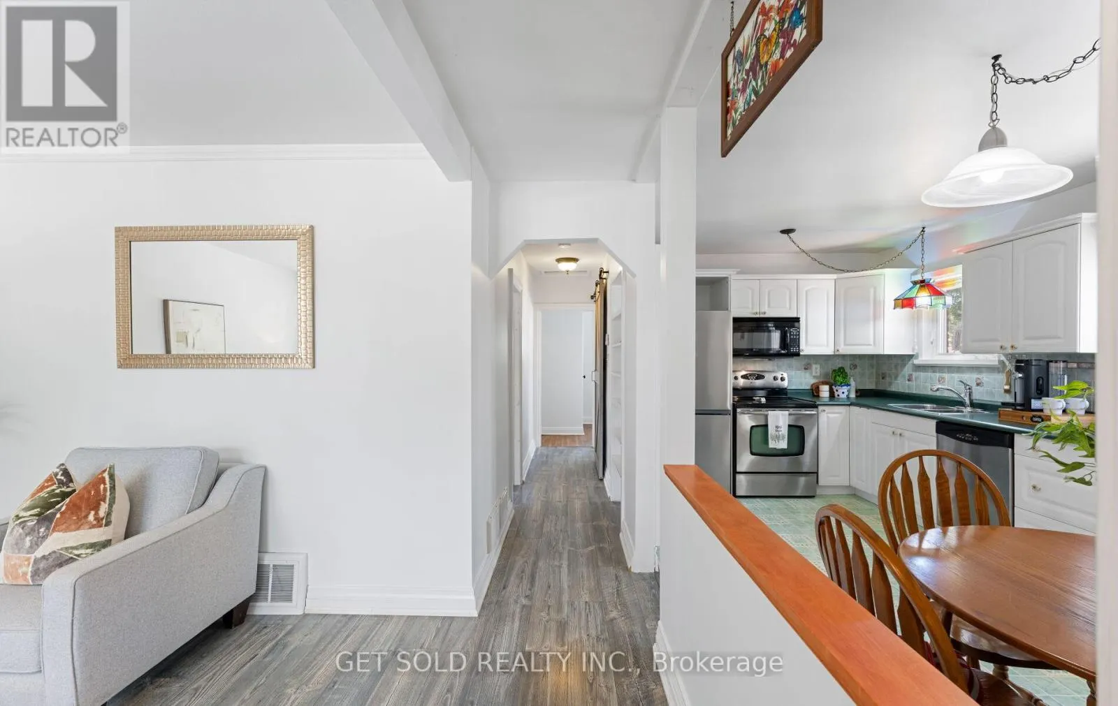 24 HUNTSMOOR ROAD