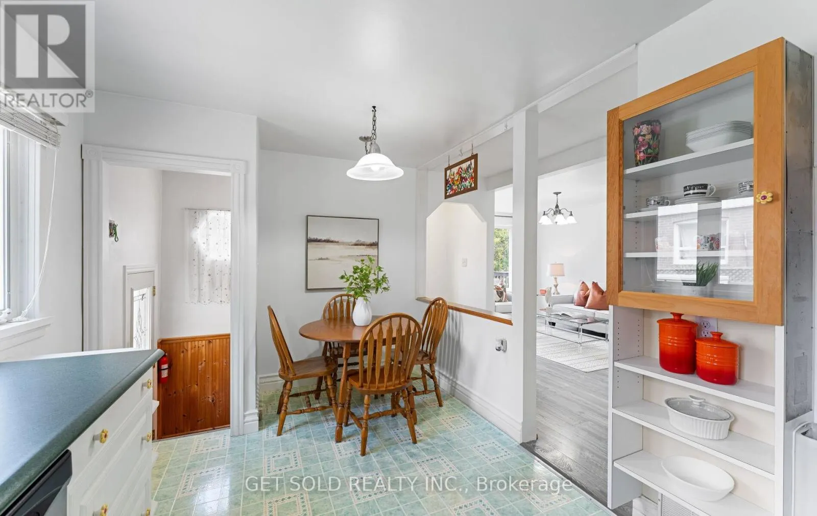 24 HUNTSMOOR ROAD