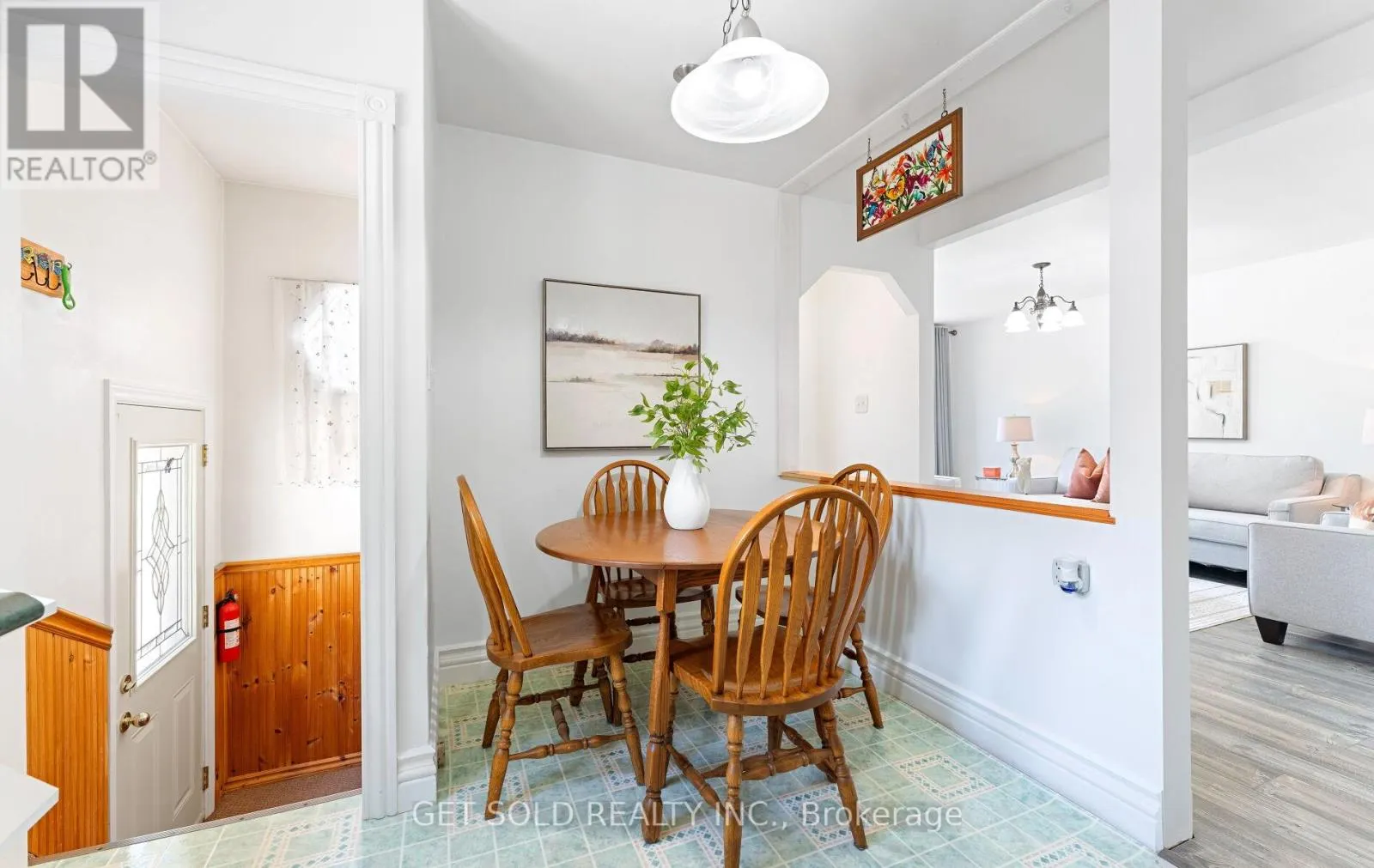 24 HUNTSMOOR ROAD