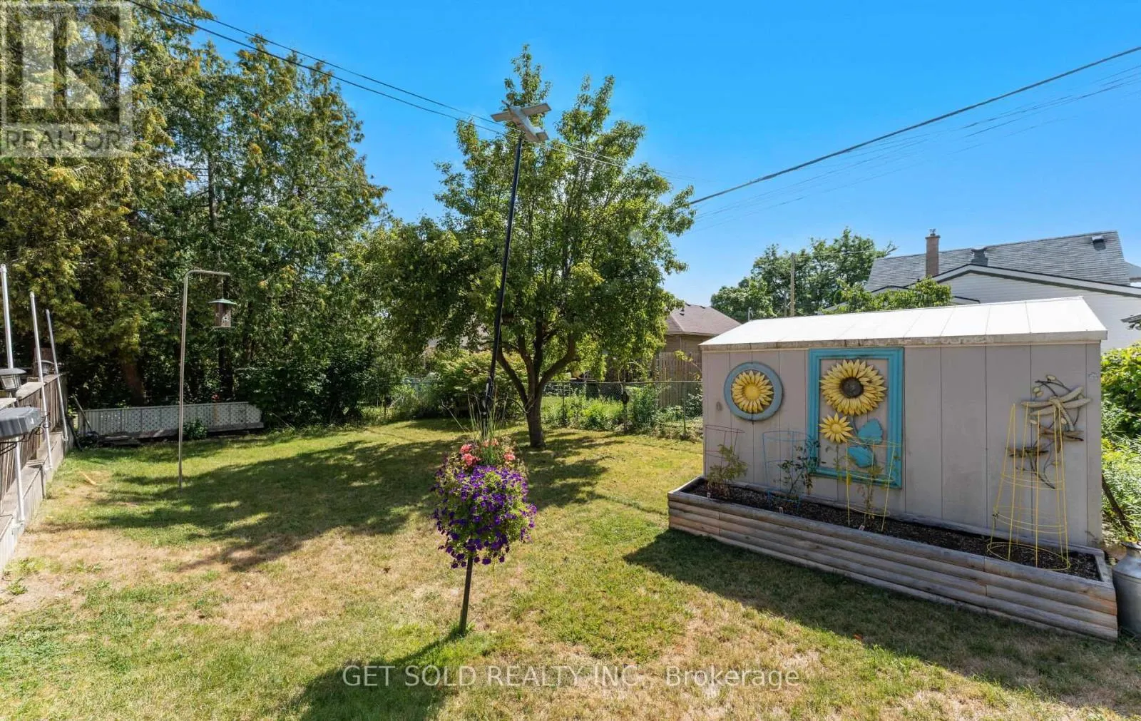 24 HUNTSMOOR ROAD