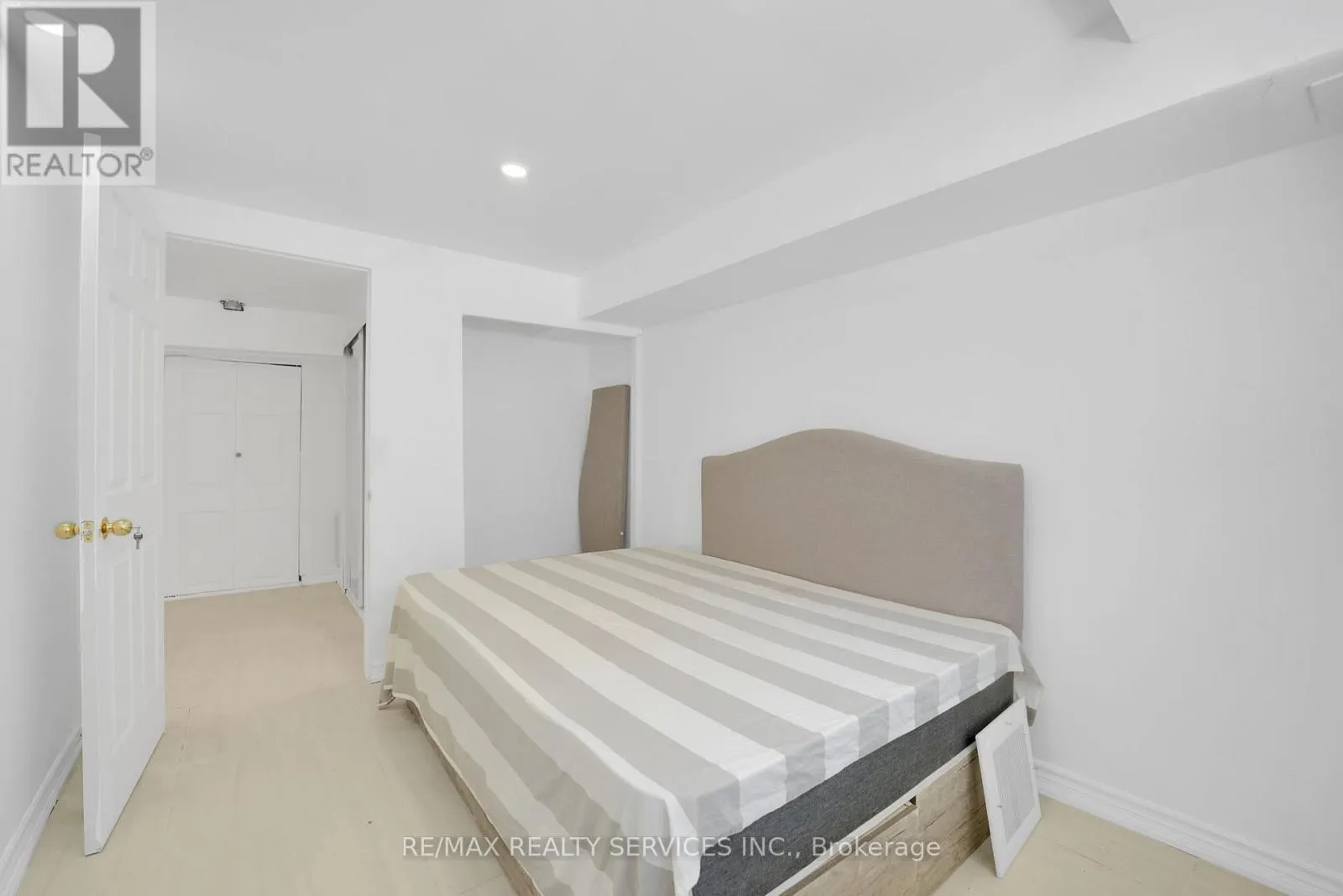 45 - 3059 FINCH AVENUE W