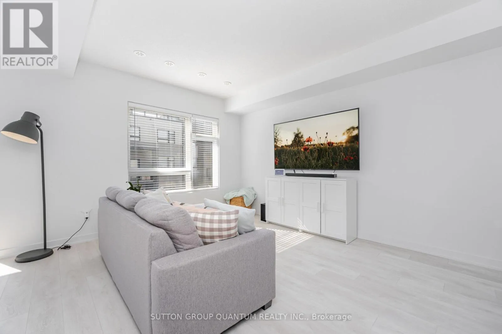 19 - 1121 COOKE BOULEVARD