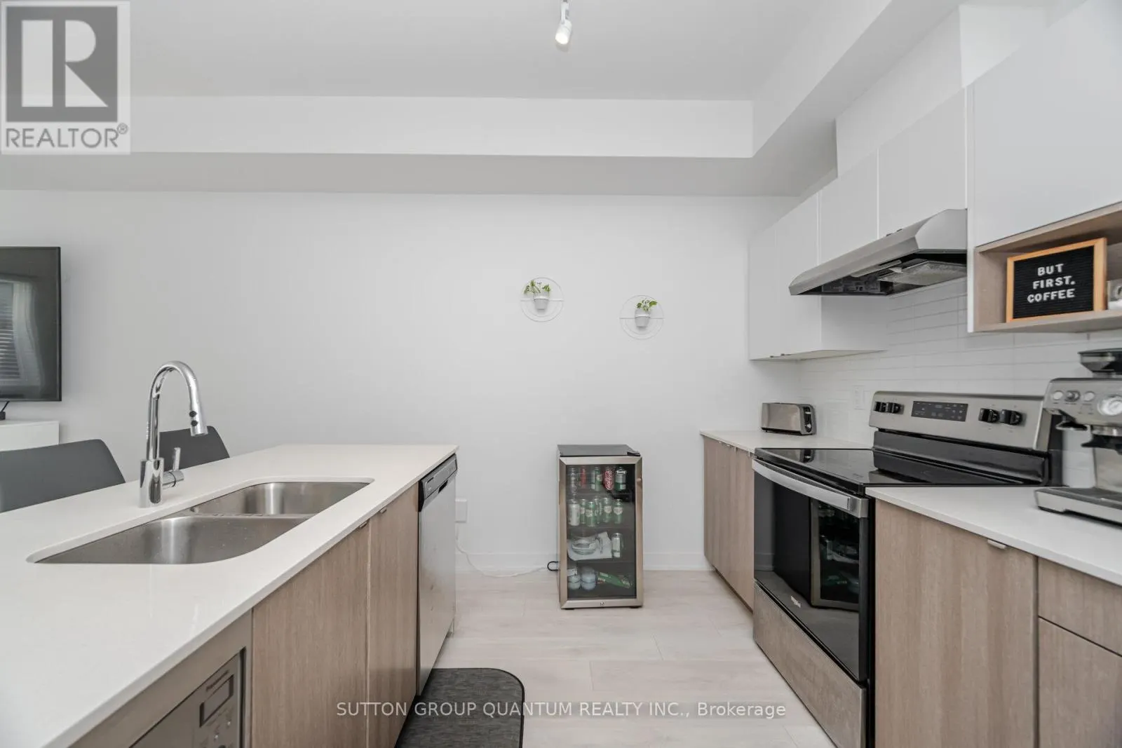 19 - 1121 COOKE BOULEVARD