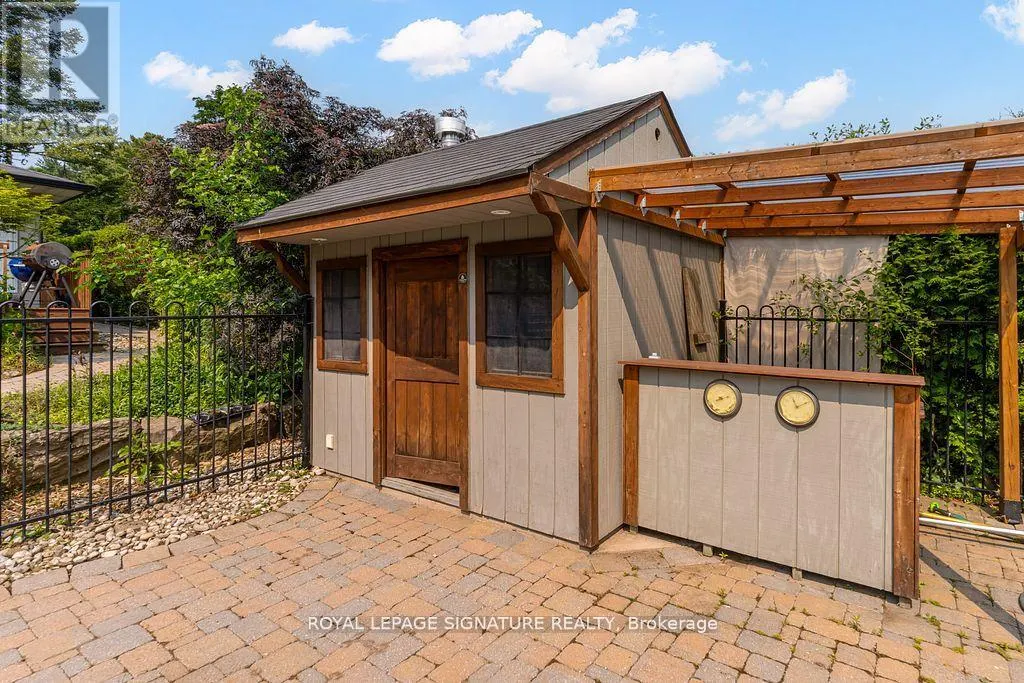 383 MAPLEHURST AVENUE