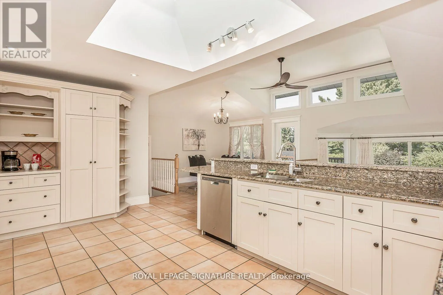 383 MAPLEHURST AVENUE