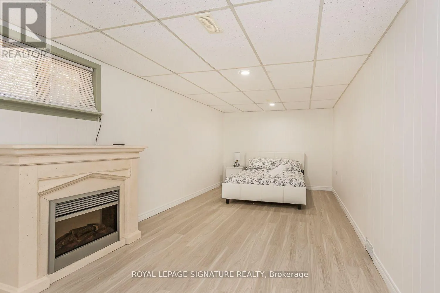 383 MAPLEHURST AVENUE