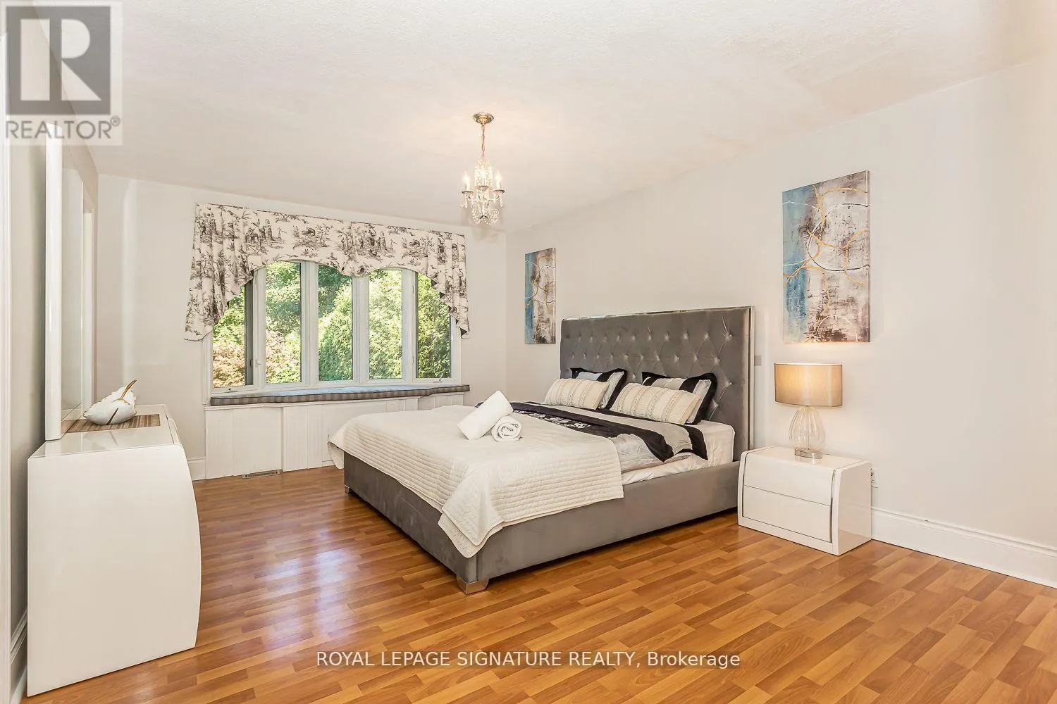 383 MAPLEHURST AVENUE