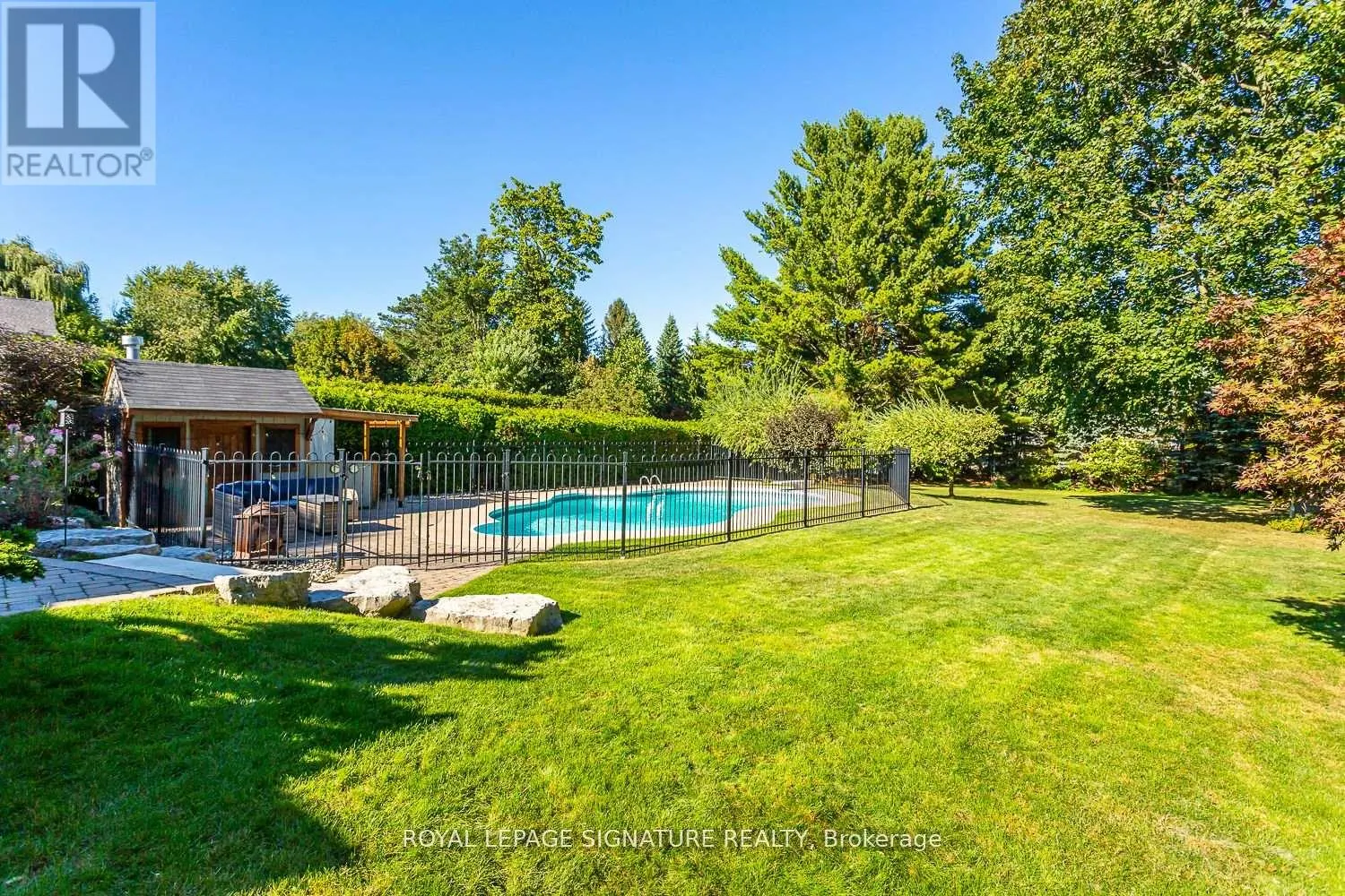 383 MAPLEHURST AVENUE