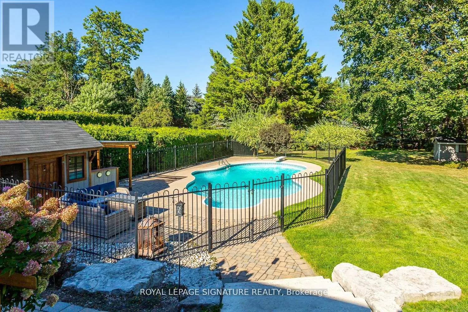 383 MAPLEHURST AVENUE