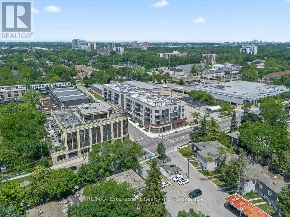 205 - 123 MAURICE DRIVE, #205