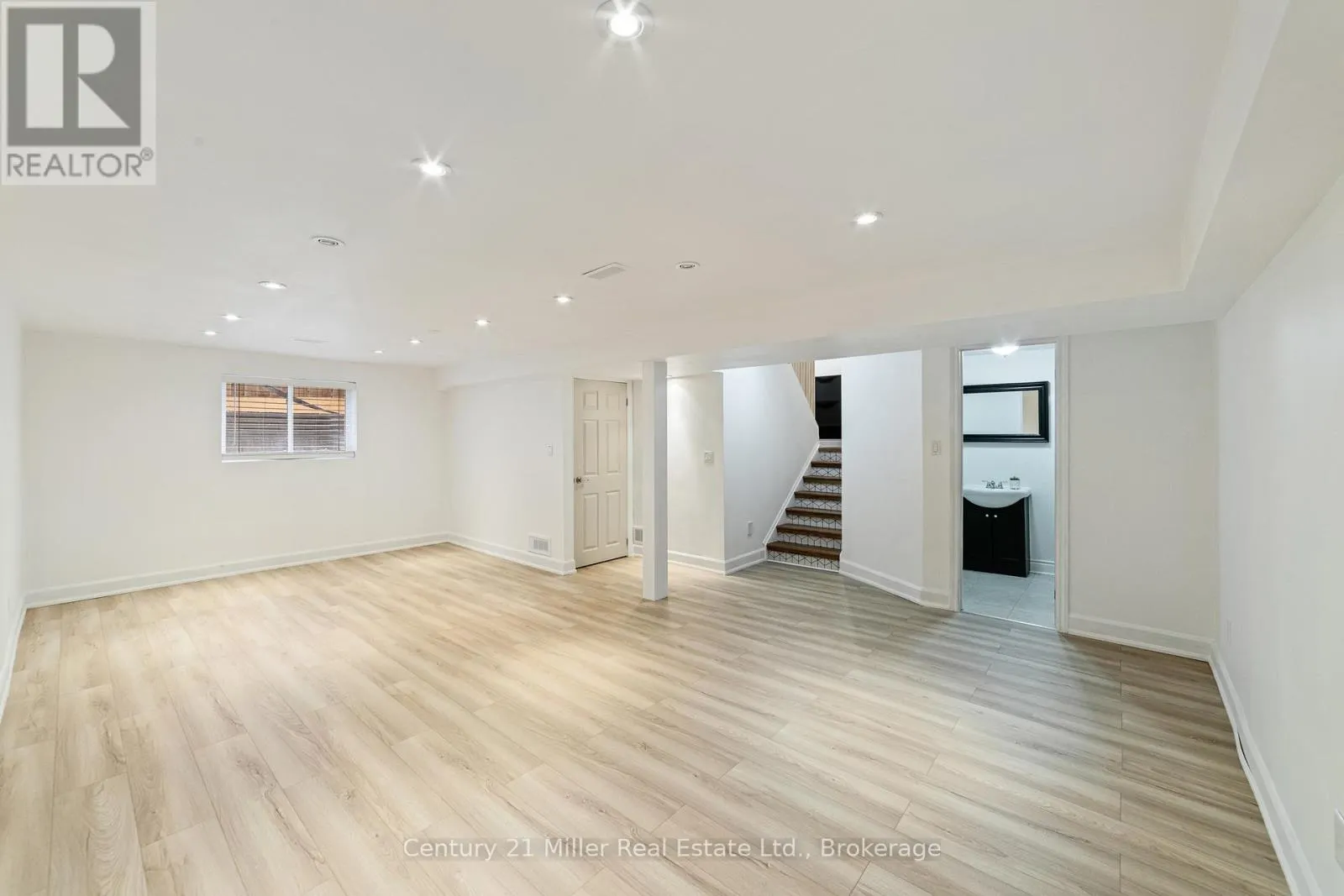 1363 HARMSWORTH SQUARE