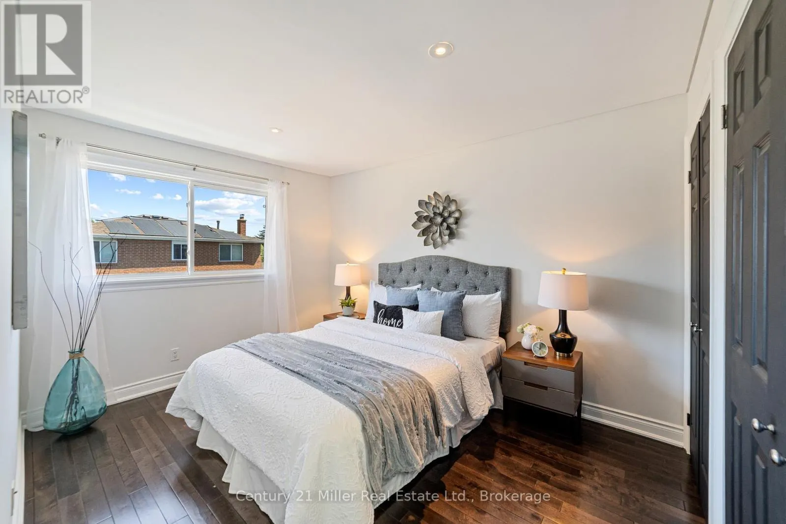 1363 HARMSWORTH SQUARE