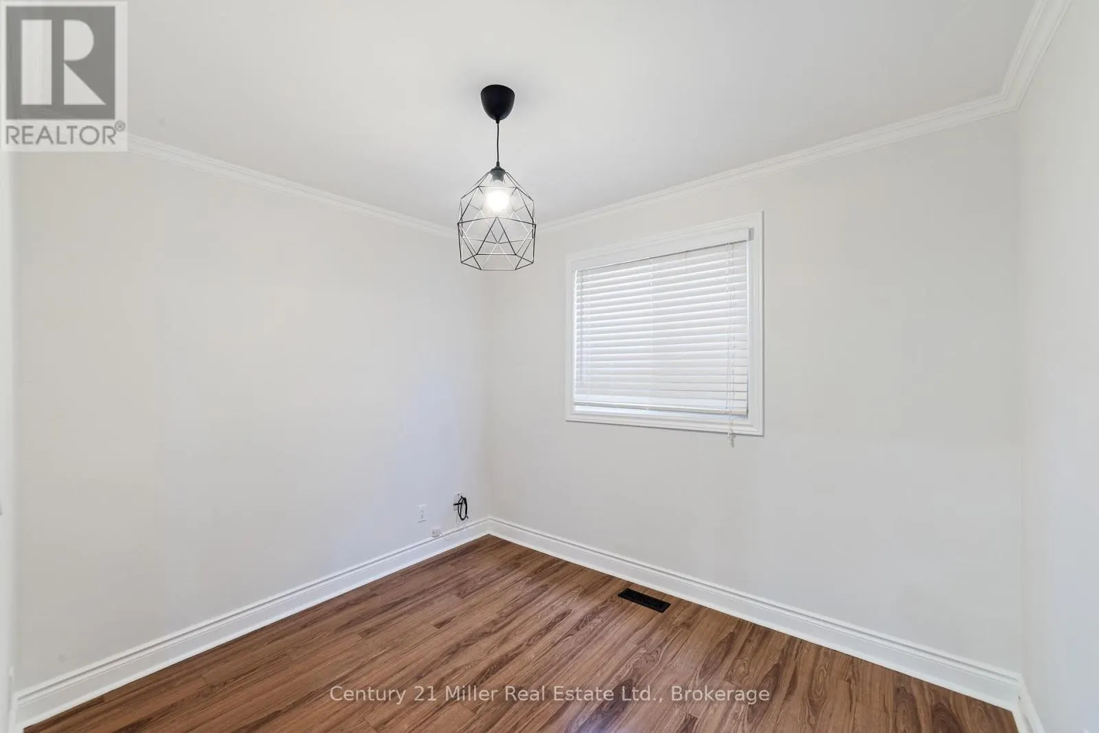 1363 HARMSWORTH SQUARE