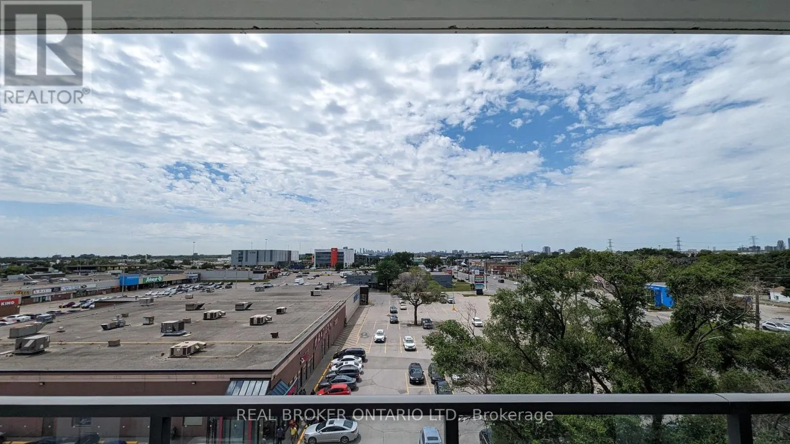 515 - 1195 THE QUEENSWAY