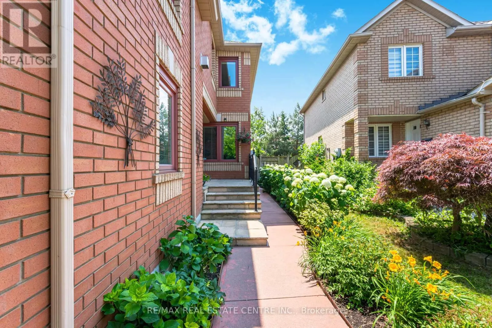 30 CREEKWOOD DRIVE