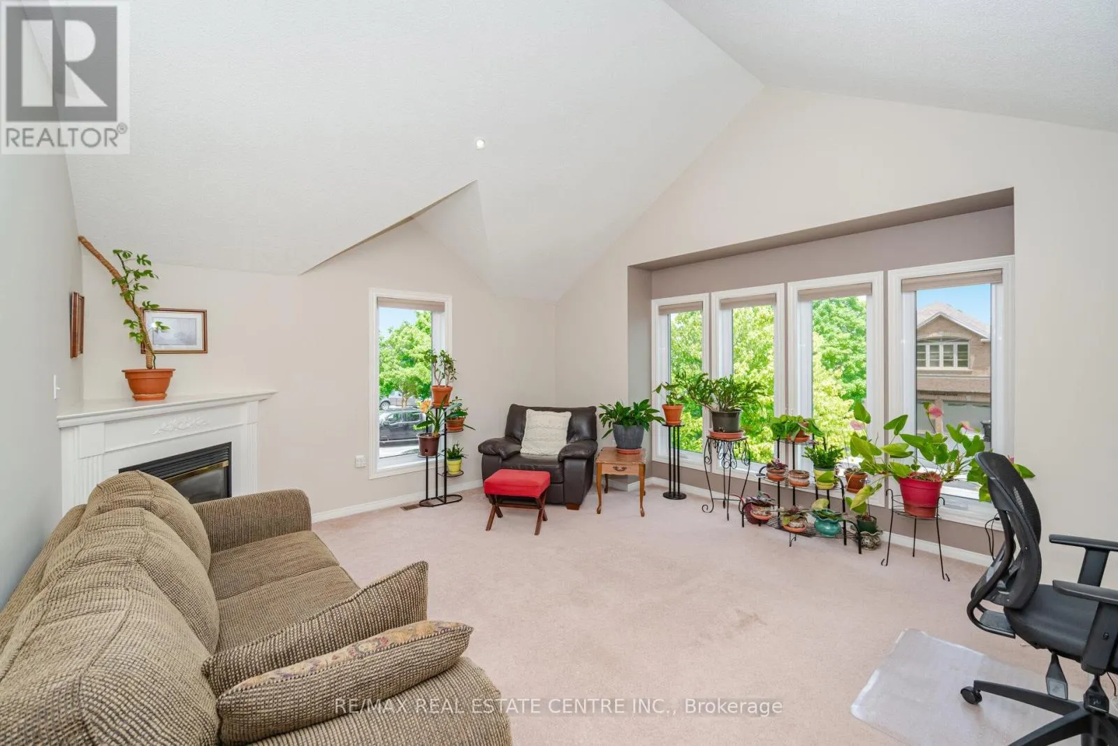 30 CREEKWOOD DRIVE