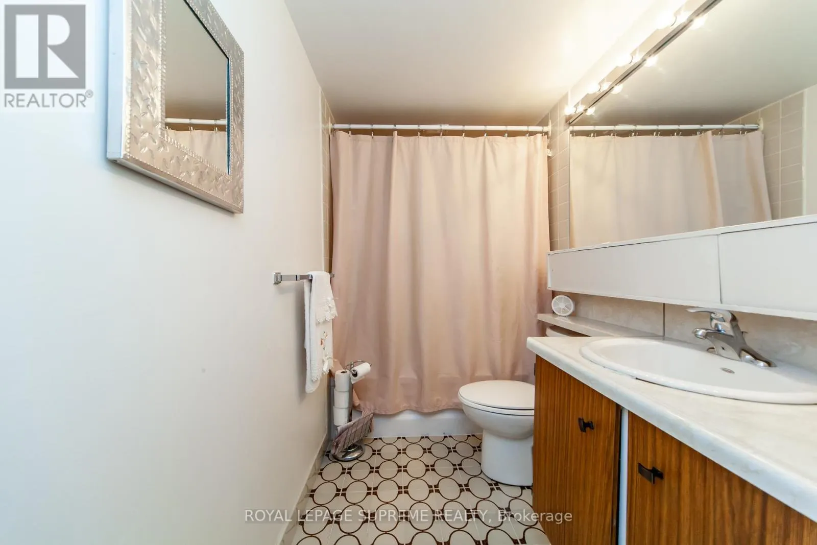 205 - 270 SCARLETT ROAD