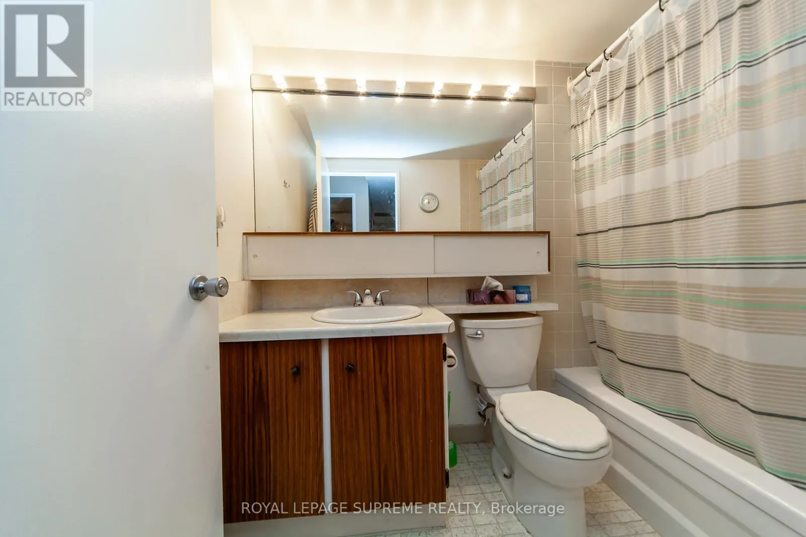 205 - 270 SCARLETT ROAD