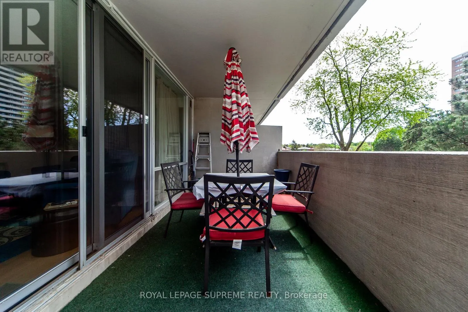 205 - 270 SCARLETT ROAD