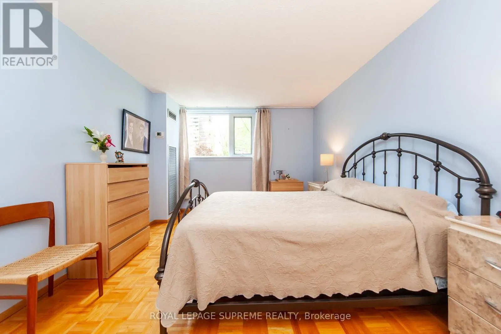 205 - 270 SCARLETT ROAD