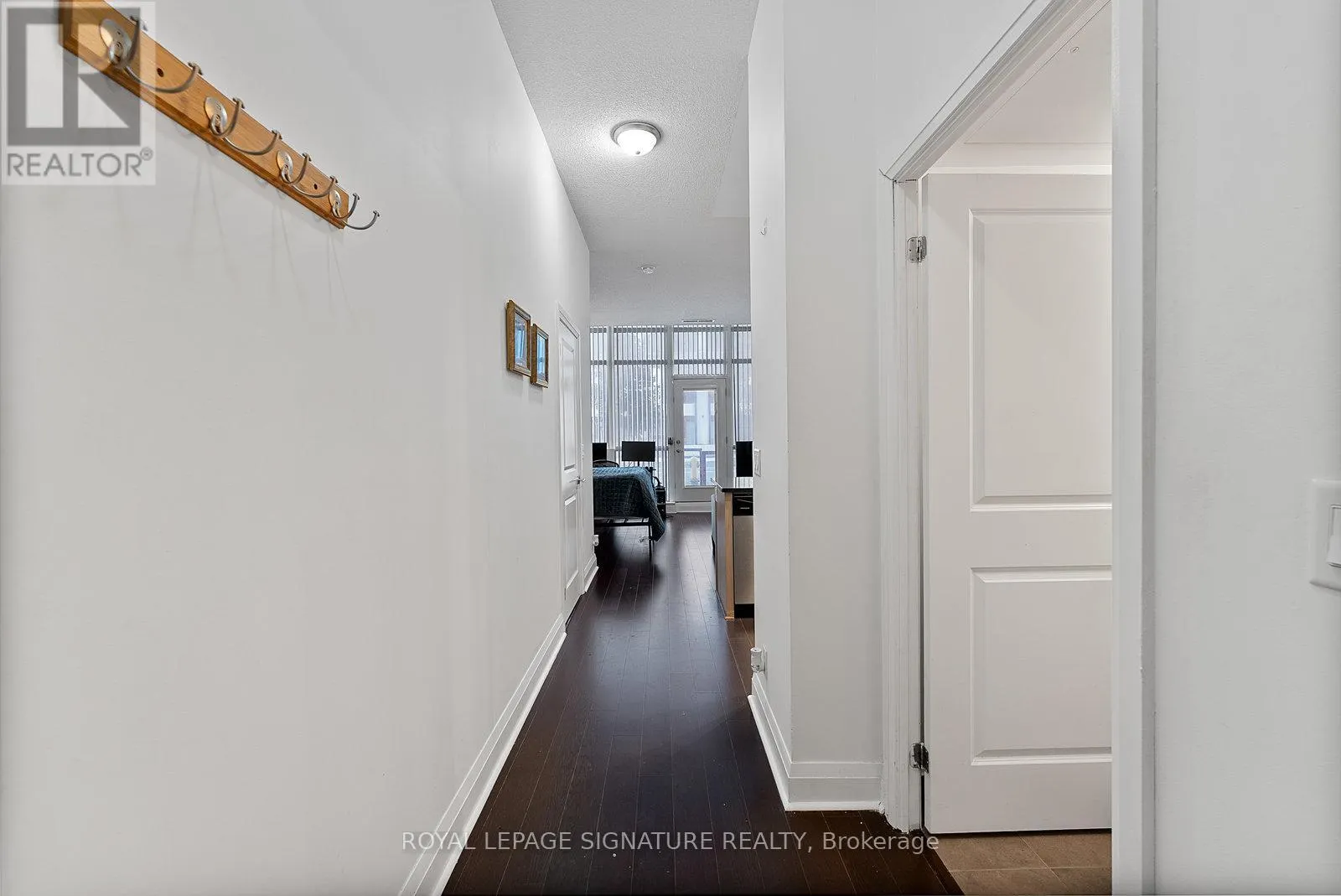 104 - 1185 THE QUEENSWAY AVENUE