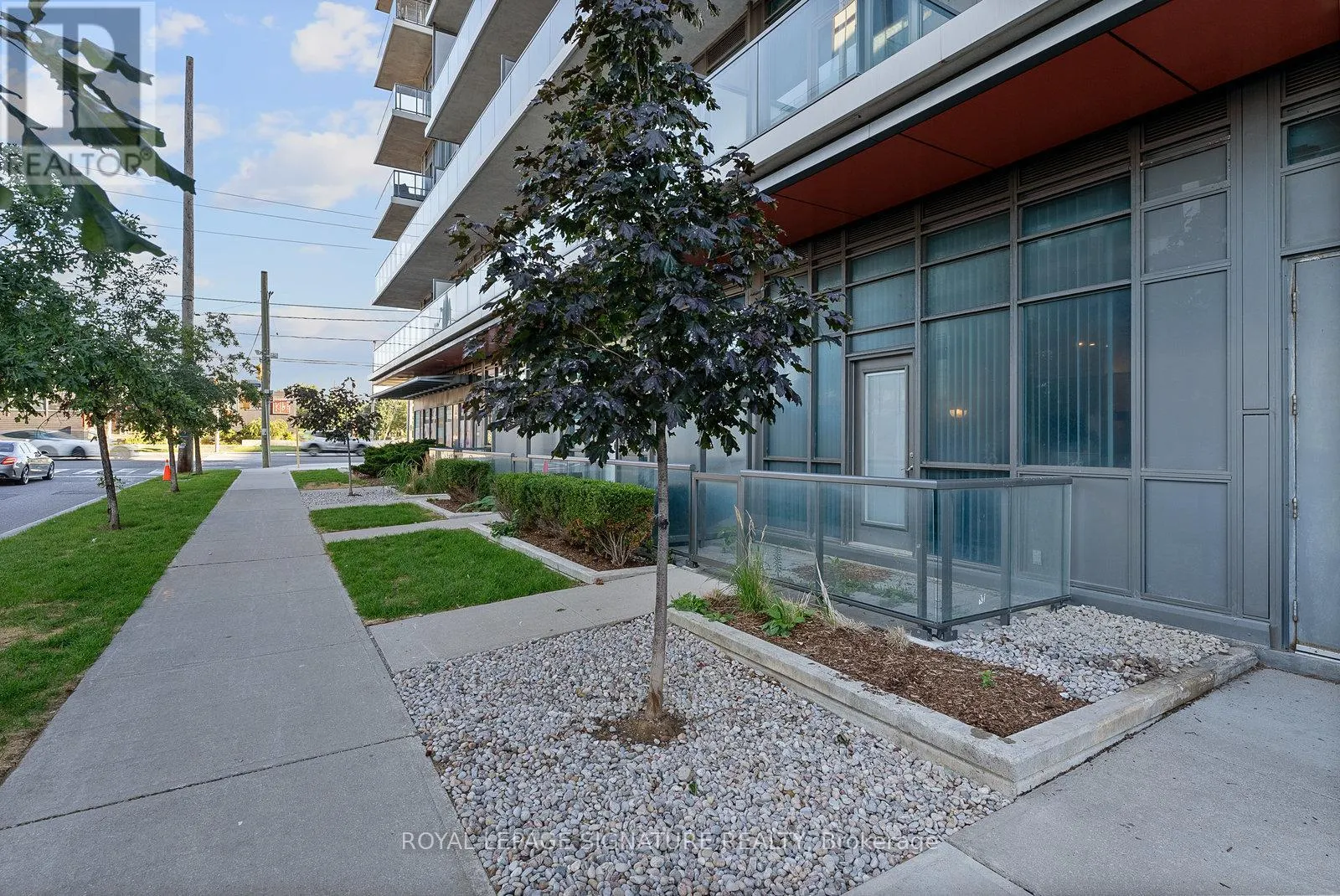 104 - 1185 THE QUEENSWAY AVENUE