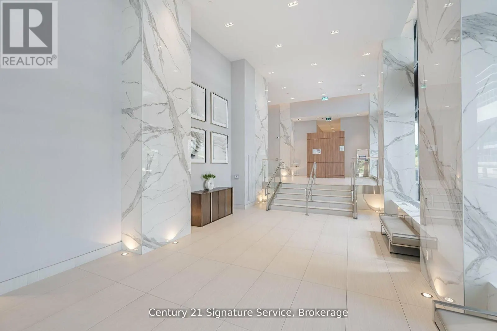 312 - 20 SHORE BREEZE DRIVE