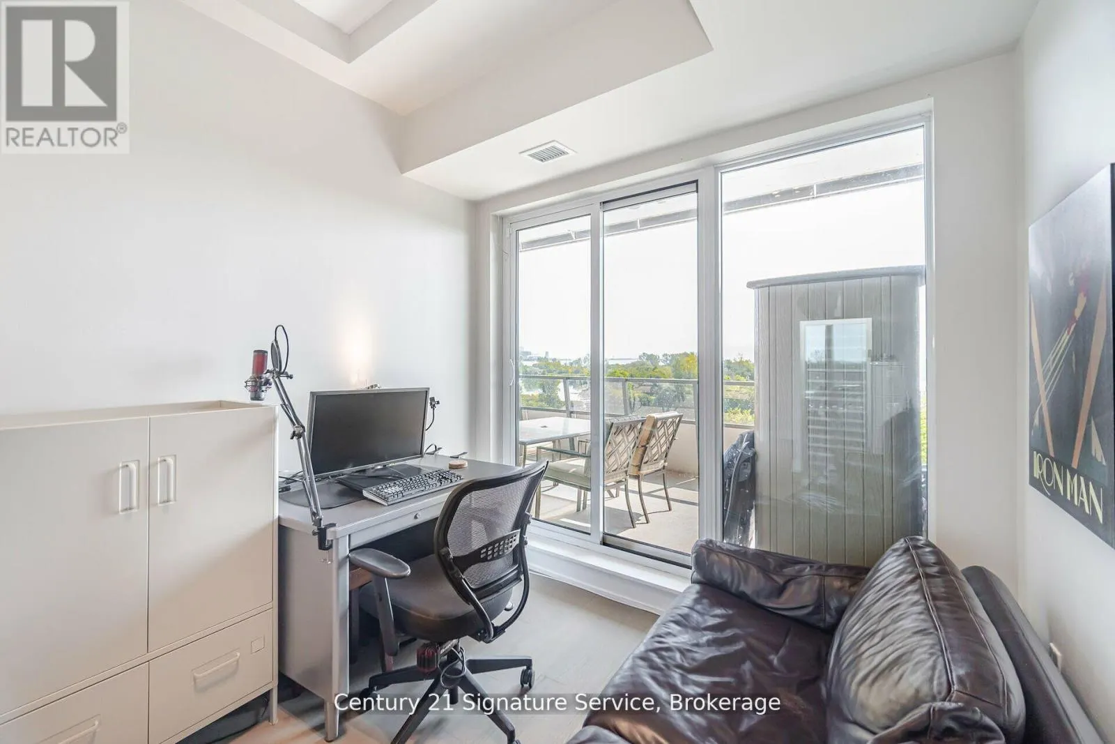 312 - 20 SHORE BREEZE DRIVE