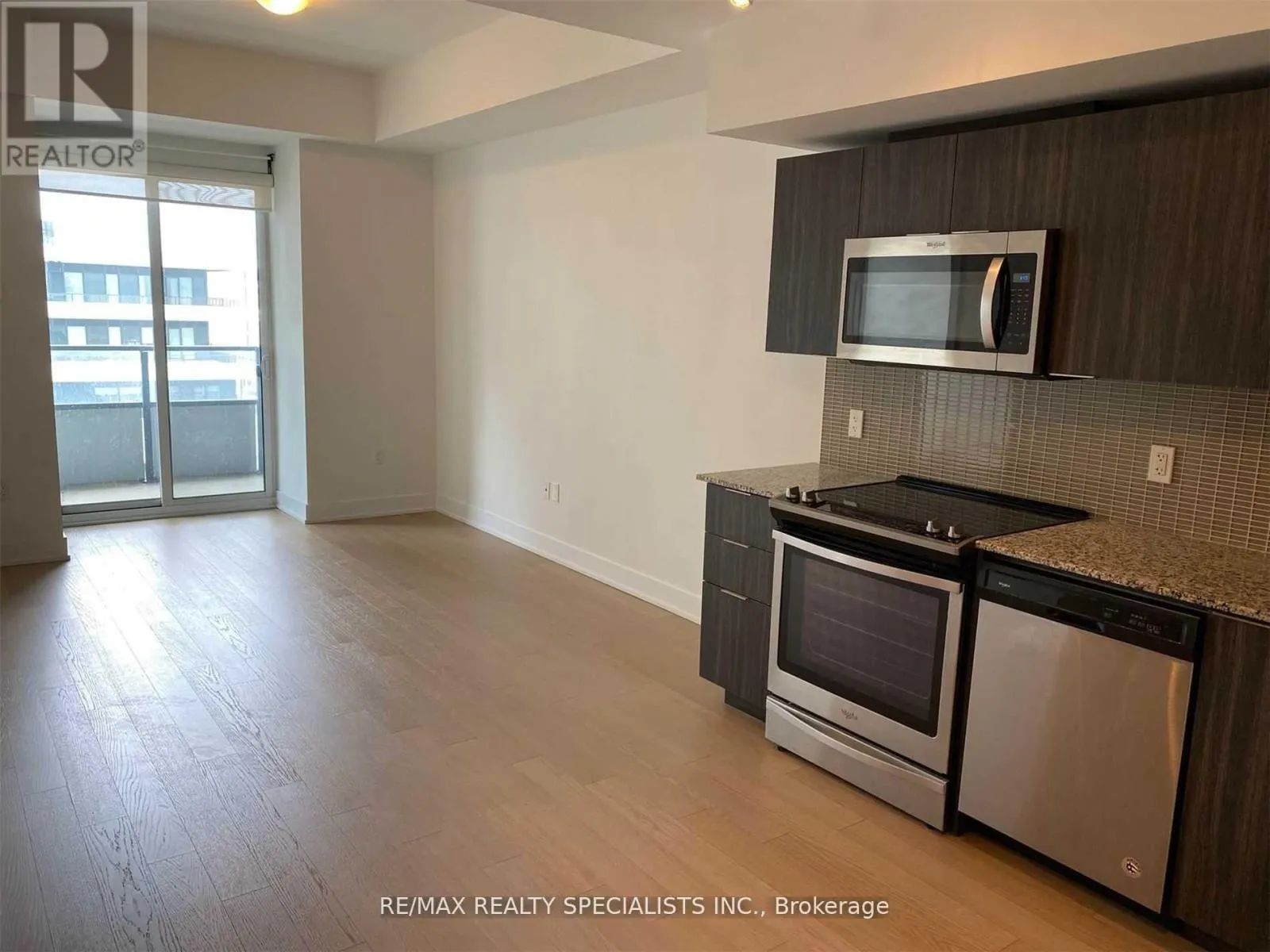 404 - 20 SHORE BREEZE DRIVE