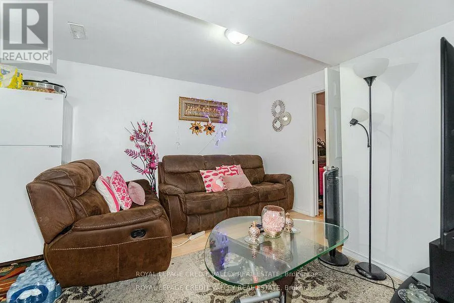 12 HELMAN ROAD