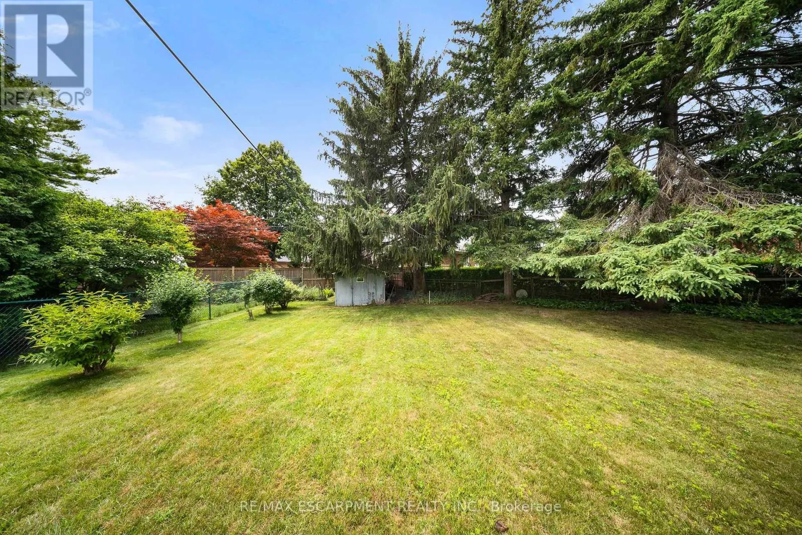 16 NORTHAMPTON DRIVE