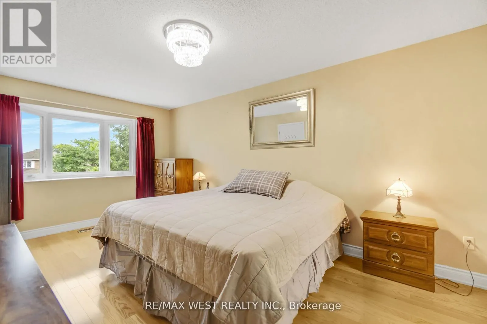 5608 GOLDENBROOK DRIVE