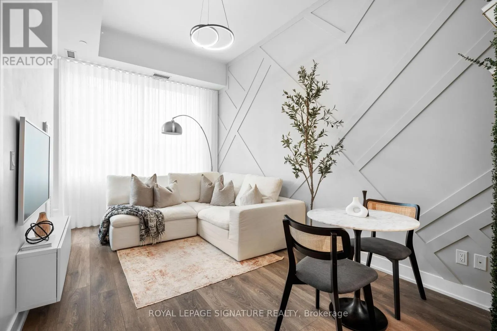 367 - 2481 TAUNTON ROAD