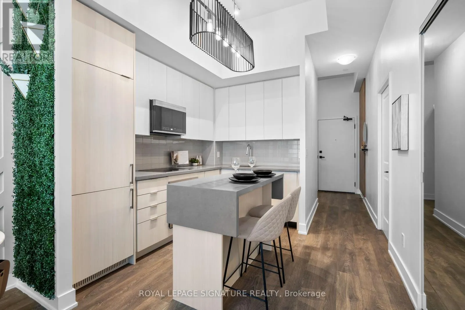 367 - 2481 TAUNTON ROAD