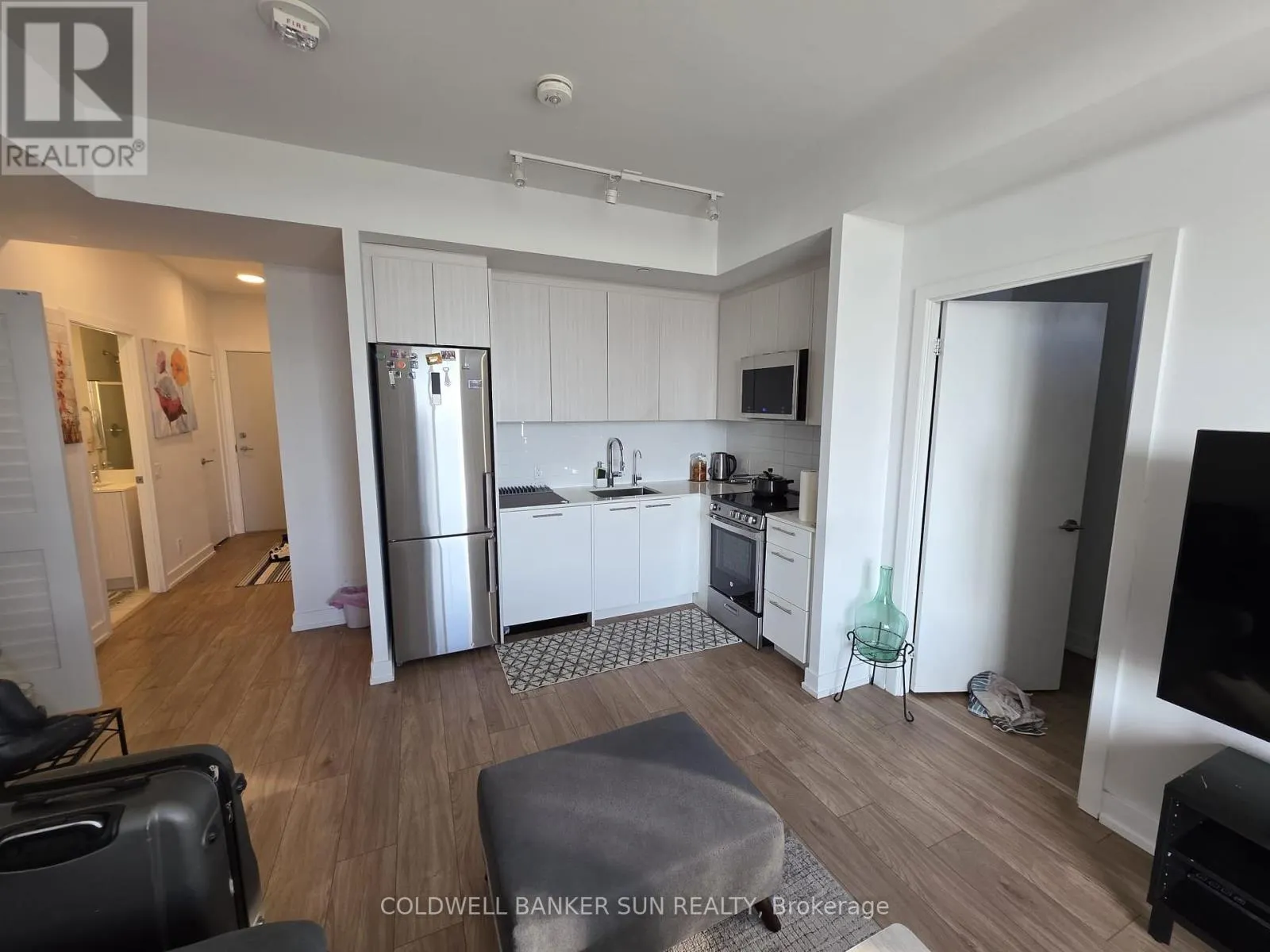 601 - 215 VETERANS DRIVE