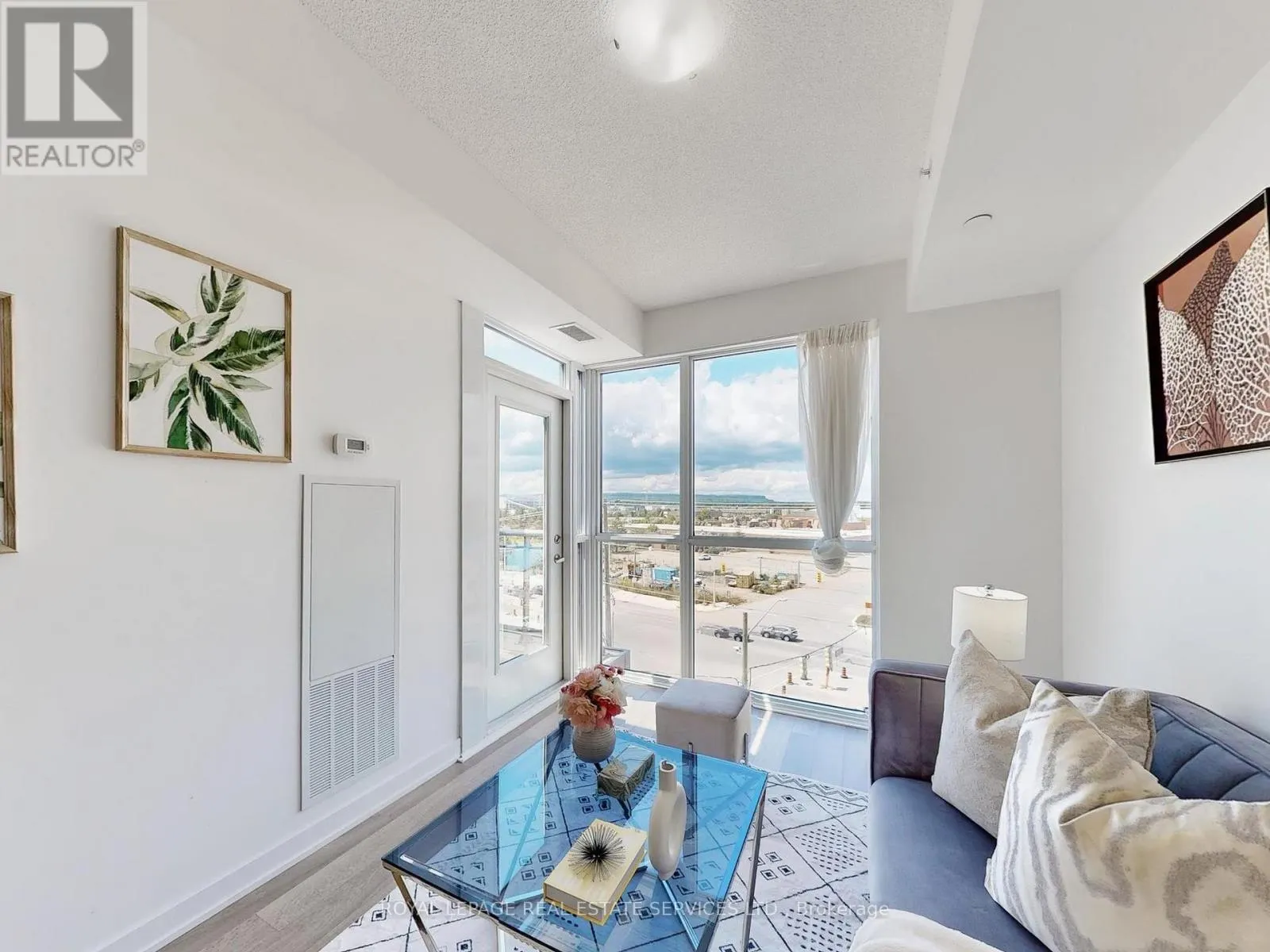 625A - 5230 DUNDAS STREET