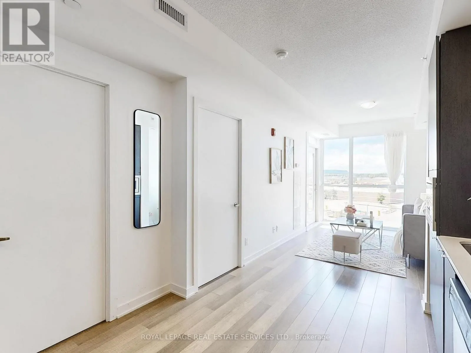 625A - 5230 DUNDAS STREET