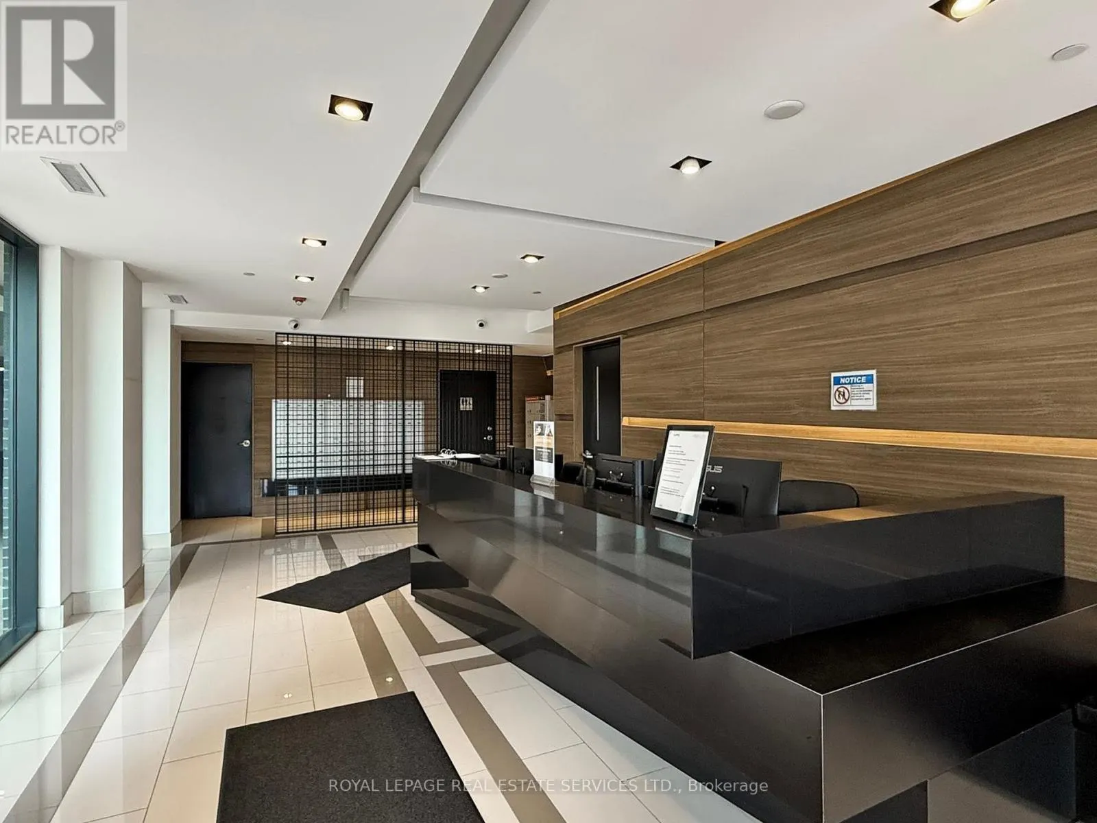 625A - 5230 DUNDAS STREET