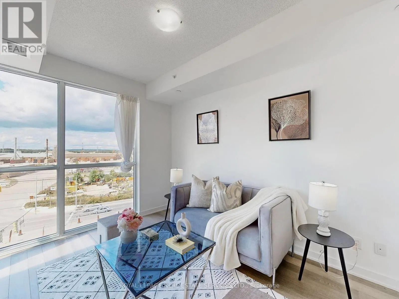 625A - 5230 DUNDAS STREET