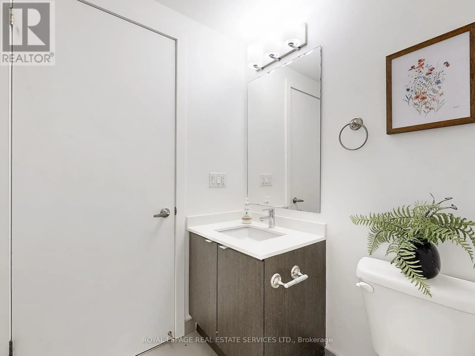 625A - 5230 DUNDAS STREET