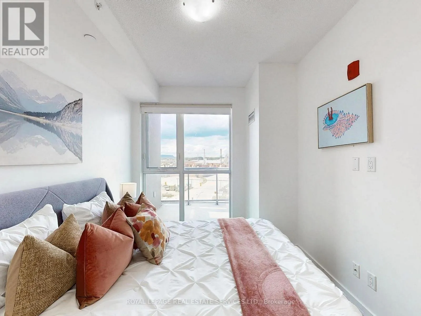 625A - 5230 DUNDAS STREET