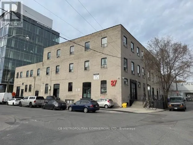 305 - 87 WADE AVENUE