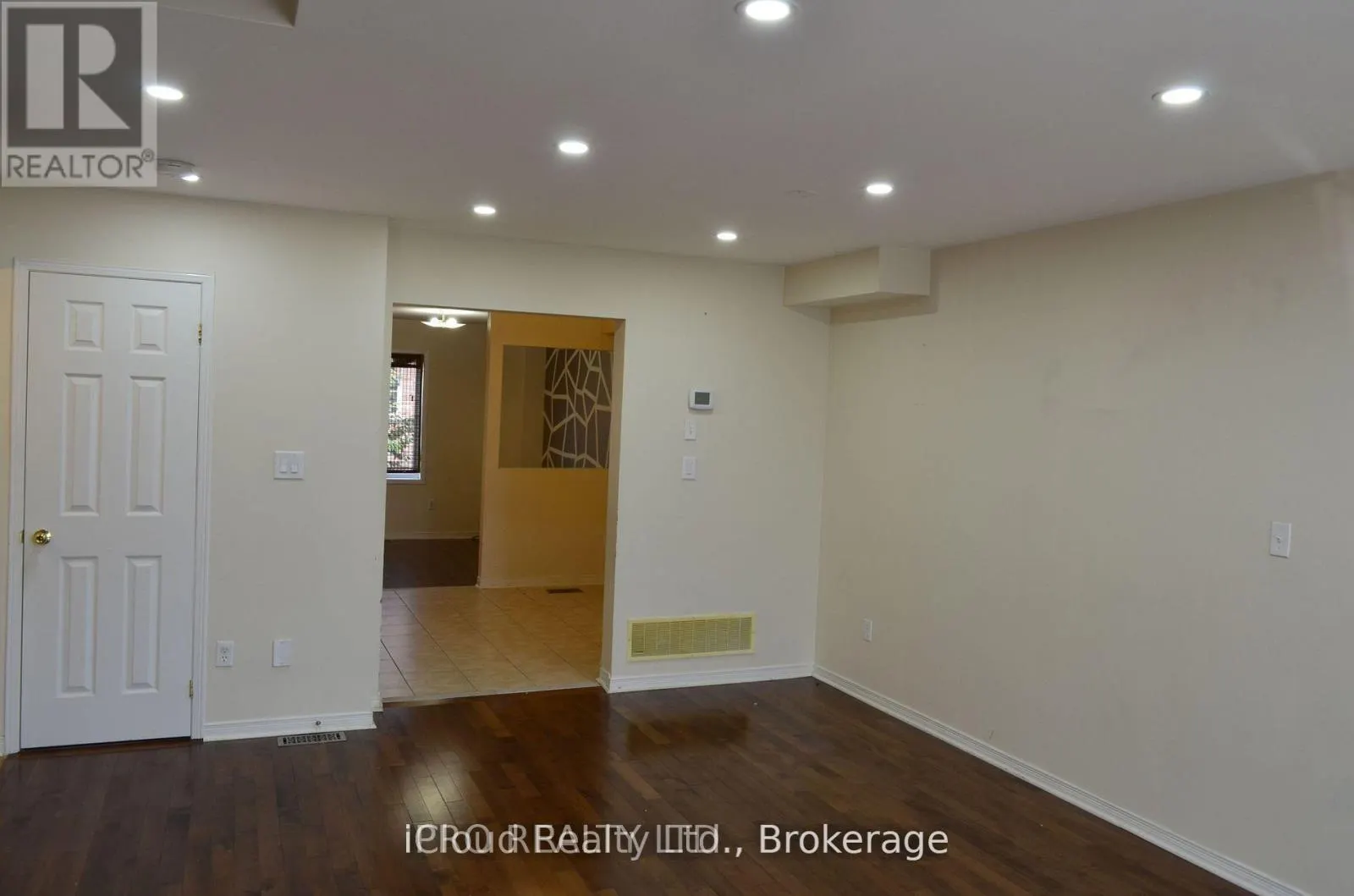 MAIN - 319 ASPENDALE CRESCENT