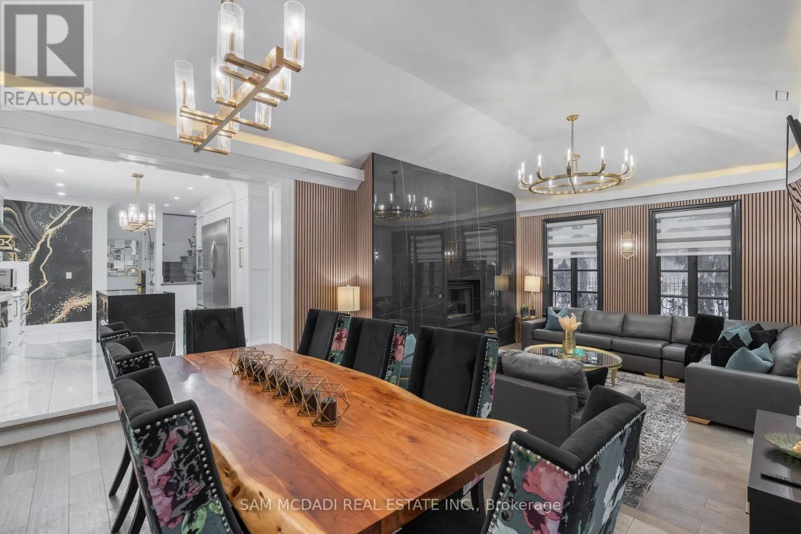 1540 MISSISSAUGA ROAD